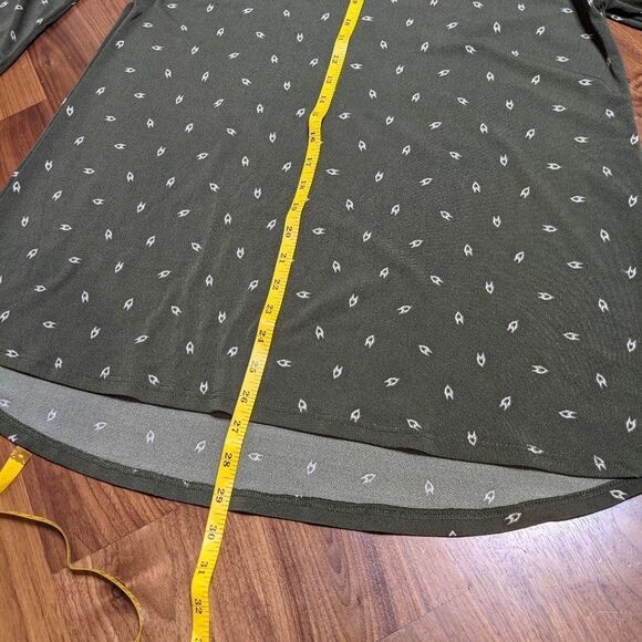 LuLaRoe Simply Comfortable Long Sleeve Top! - Picture 4 of 7